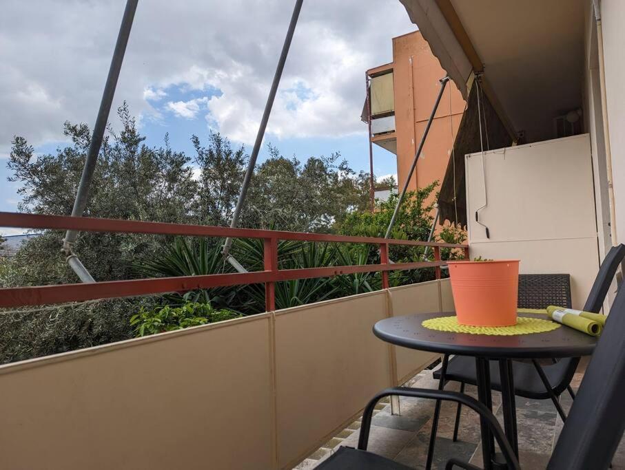 Cozy Apartm.Near Metro Ag.Marina Atenas Exterior foto